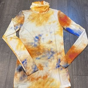 Aritzia la fou Wilfred tie dye turtle neck